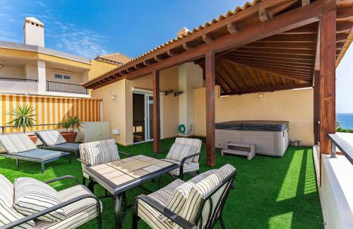 4 Bedroom Villa with Jacuzzi, heated Swimmingpool, front Ocean and view ! - Foto 18