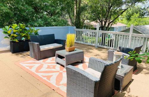 Nawlins vibe with rooftop verandah near Riverwalk and downtown - Foto 39