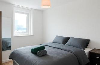 Contemporary 2 Bedroom Flat with Great Location in Salford - Foto 6