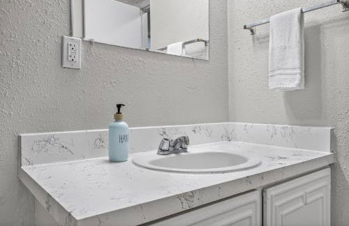 Cozy Modern Oasis near UT - Photo 29