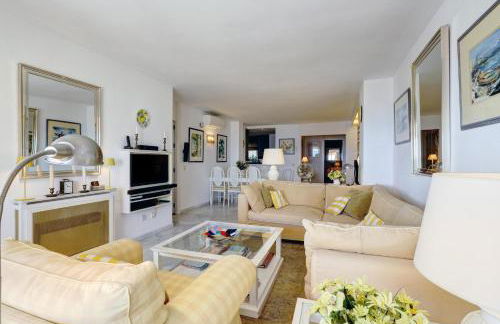 Apartment - Car included - Photo 25