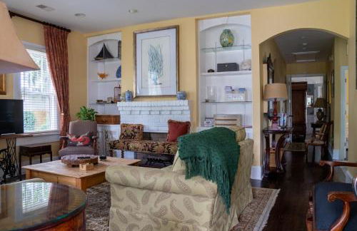 Magnolia Court Suites - Photo 12