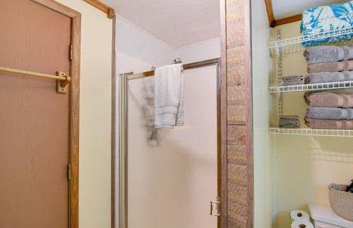 Waterfront Bull Shoals Lake Cabin with Deck and Views! - Foto 17