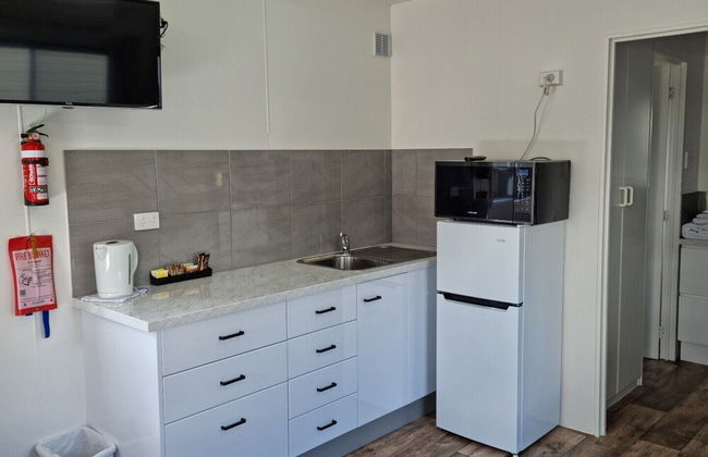 Euroa Caravan Park - Foto 12