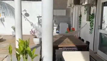 Casa Guarujá Esquina com Beira mar com Piscina grande na Enseada Pé na areia 50 metros - Foto 3