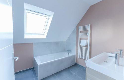 TY NEVEZ - Jolie maison neuve avec petite vue mer - Foto 23