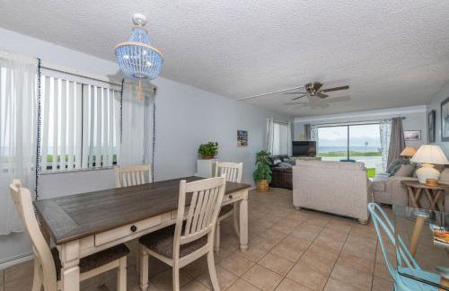 Lovely 2 Bedroom Beachfront Condo - Foto 11