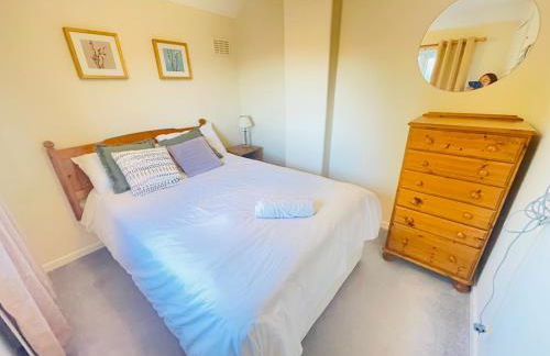 St Ives, King Bed Cosy home, parking, fast Wi Fi - Foto 3