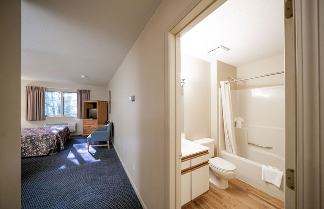 Telemark Northwoods Lodging - Photo 8