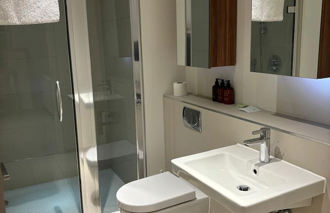 Executive Level Quartermile two Bedroom Apartment - Extremely Central - Foto 10