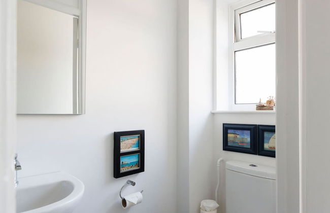 Beautifully Refurbished 4-bed Beachside Retreat - Foto 18