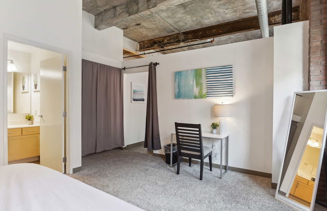 Historic Loft Retreat With Pool - Foto 7