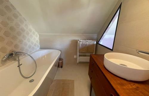 Jolie maison avec jardin a 100m de la plage - Foto 12