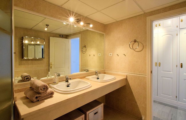 Beautiful Penthouse Apartment With Roof Terrace and Panoramic Views - Foto 20