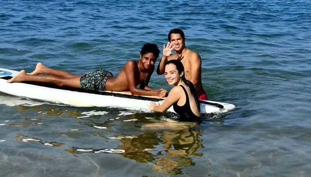 Pagayez dans la baie d'Acapulco