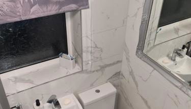 Semi detached quite location - Foto 4