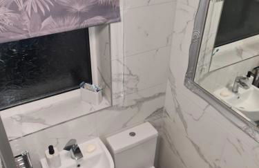 Semi detached quite location - Foto 4