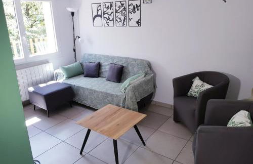 GITE BAS-EN-BASSET, HAUTE-LOIRE, MAISON et JARDIN ATYPIQUE PLEINE NATURE - Foto 18