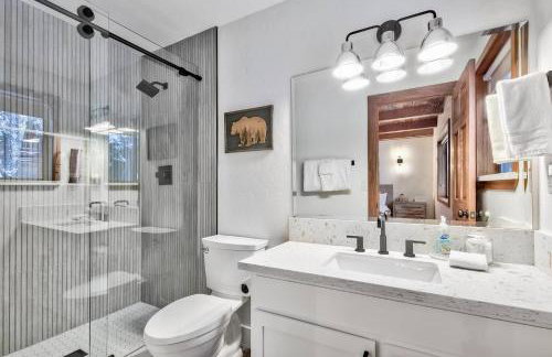 Modern Mtn Cabin Lake, Trails, Dining Sleeps 12 - Foto 9