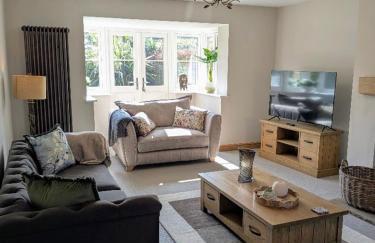 Coastal Whisper Sleeps 10 with Parking - Foto 22