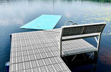 Cozy Lakefront Retreat with Game Room, Outdoor Living and Dock in Wisconsin - Foto 16