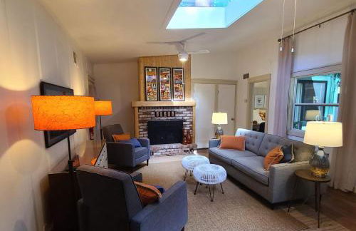 Dhyana Redwoods Fire Table Nearby River Access Ping Pong & Arcade Games - Foto 15