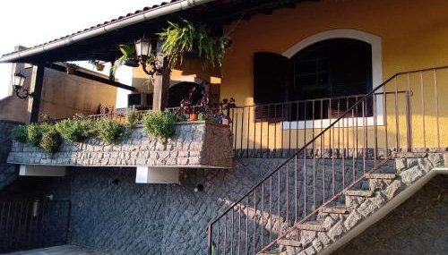 Casa ampla com piscina e confortável - Foto 2