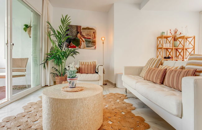 Relaxed Retreat With Pool - Photo 18