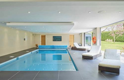 Cheltenham's Most Luxurious House - Beautiful Hot Tub & Indoor Pool - Photo 1