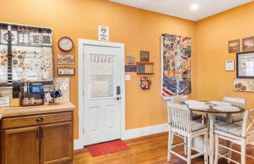 Stockyards-3/4 mile away!-Sleeps 8-Americana House - Foto 44