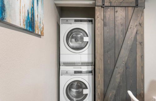 SoCo Chic Apartment Suites Close to Downtown - Foto 8