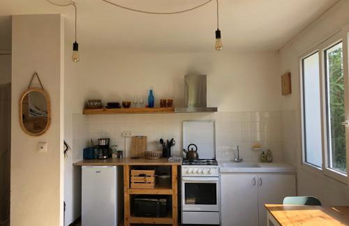 LE SUN TRAP -T2 calme au RDC à 2 pas de la plage avec vue sur jardin - Quiet and well located apartment - Photo 3