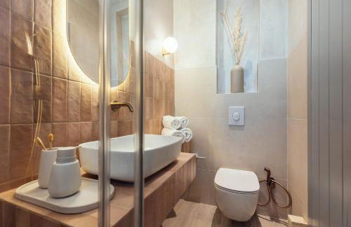 Salty Angel Sea Front Villa - Photo 30