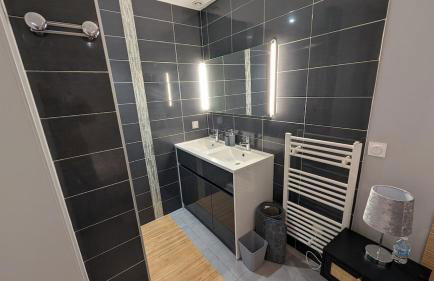 Bel appartement en RDC avec parking - Foto 5