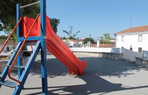 Casa das Bonecas by LovelyStay - Foto 15