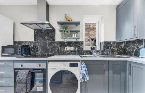 MK 2-Bedroom Contractor's Gem, 5 beds, sleeps 6, free parking - Foto 23