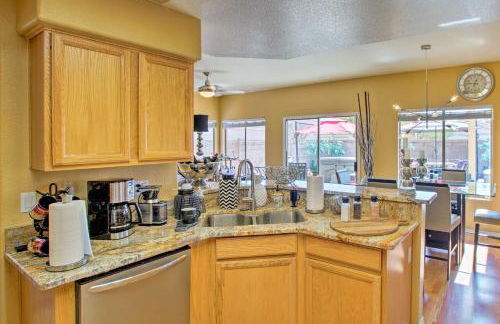 Luxury Glendale Getaway with Private Hot Tub and Patio - Foto 10