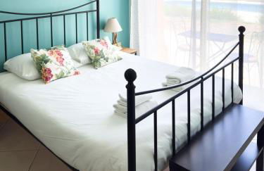 Exclusive Authentic Riviera Villa - Private Pool, Pétanque Court, Panoramic Mediterranean Sea & Estérel Mountain Views - Foto 5