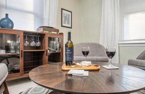 Tahanan - Cozy 4BD Near Downtown & UND - Gameroom - Foto 28