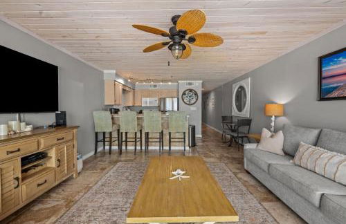 Deja View Beachfront Sunrise Beach Svc Included - Foto 30