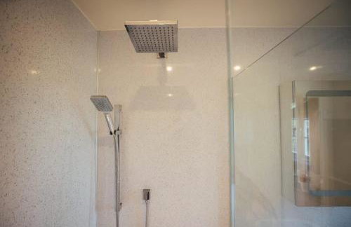 Farmhouse Charm with Modern Style in Pembrokeshire - Foto 72