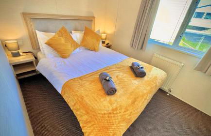 Marton Mere - 3 Bedroom Caravan- by Holiday Homes - Photo 19