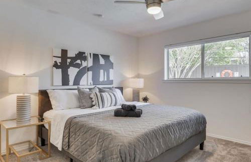 Luxury Home with 5 Bedrooms and Private Pool - Foto 45