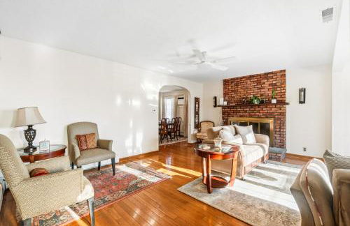 Family Retreat Near NYC w/ Parking & Views - Foto 31