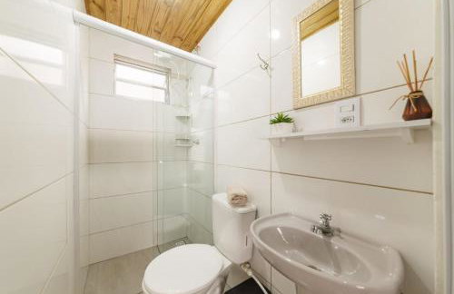 Casa 2 quartos, 6 pessoas, perto da praia, ar condicionado, wi-fi, cozinha completa, lavanderia, - Foto 13