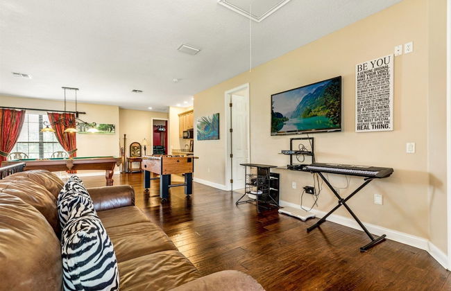 Stunning Large 7 bed Home With Private Pool, Spa, Balcony, Cinema Room, Fitness Suite and Able to see the Disney Fireworks - 467 - Foto 23