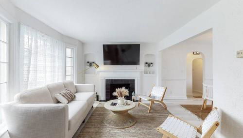 The Perfect Pass-HOF Village Escape - Photo 2