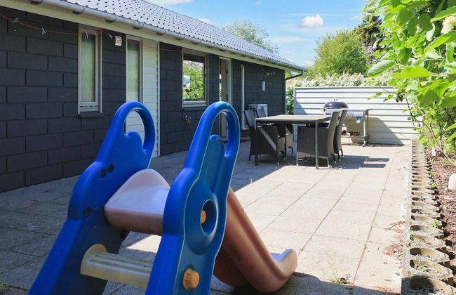 6 Person Holiday Home in Karrebaeksminde - Photo 12