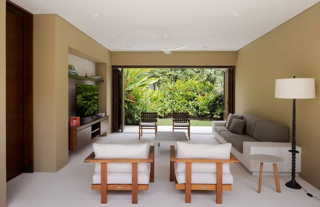 w Amazing 4BR Villa at Mesa de Yeguas - Photo 6