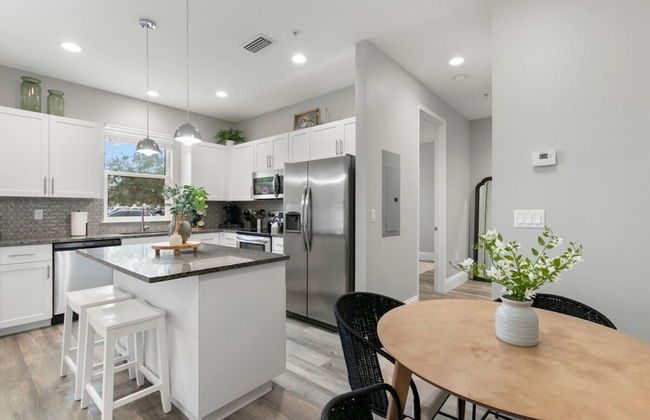 Canopy Cove Stunning 2BR Apt Heart of Downtown - Foto 6